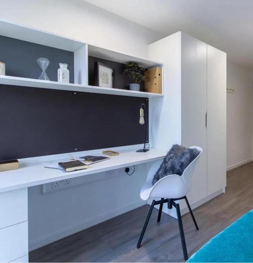 Vibrant Ensuite Rooms, Bournemouth - Sk Борнмът Екстериор снимка